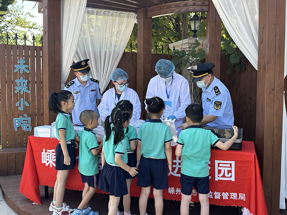 這張照片補到周五網站發(fā)的嵊州開學第一檢的稿子里去.jpg