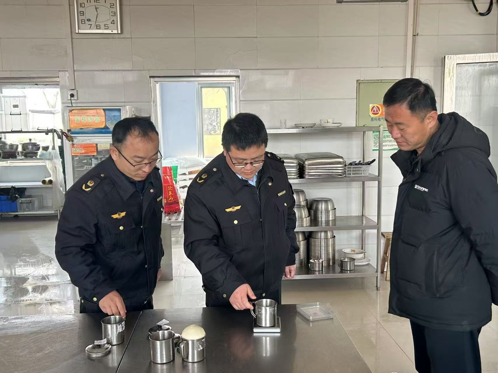 山东省无棣县佘家市场监管所开展校园食堂食品安全专项检查