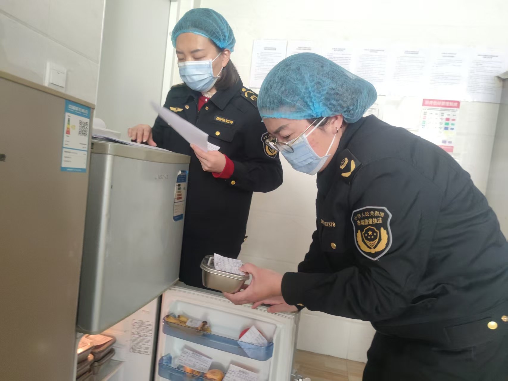 张掖市甘州区北街市场监管所开展“一老一小”食堂食品安全专项检查