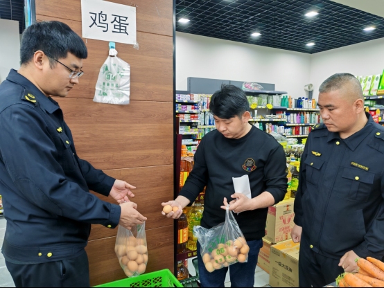 保定市满城区市场监管局开展食品安全“你点我检”活动