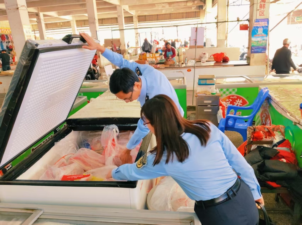 漳州市龙海区开展农村假冒伪劣食品专项整治行动