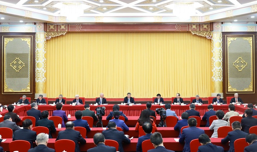 习近平看望参加政协会议的民盟民进教育界委员